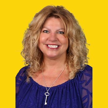 Portrait of Dina Durbin, Broker/Agent.